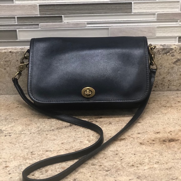 Coach Handbags - Vintage Coach Crossbody Bag